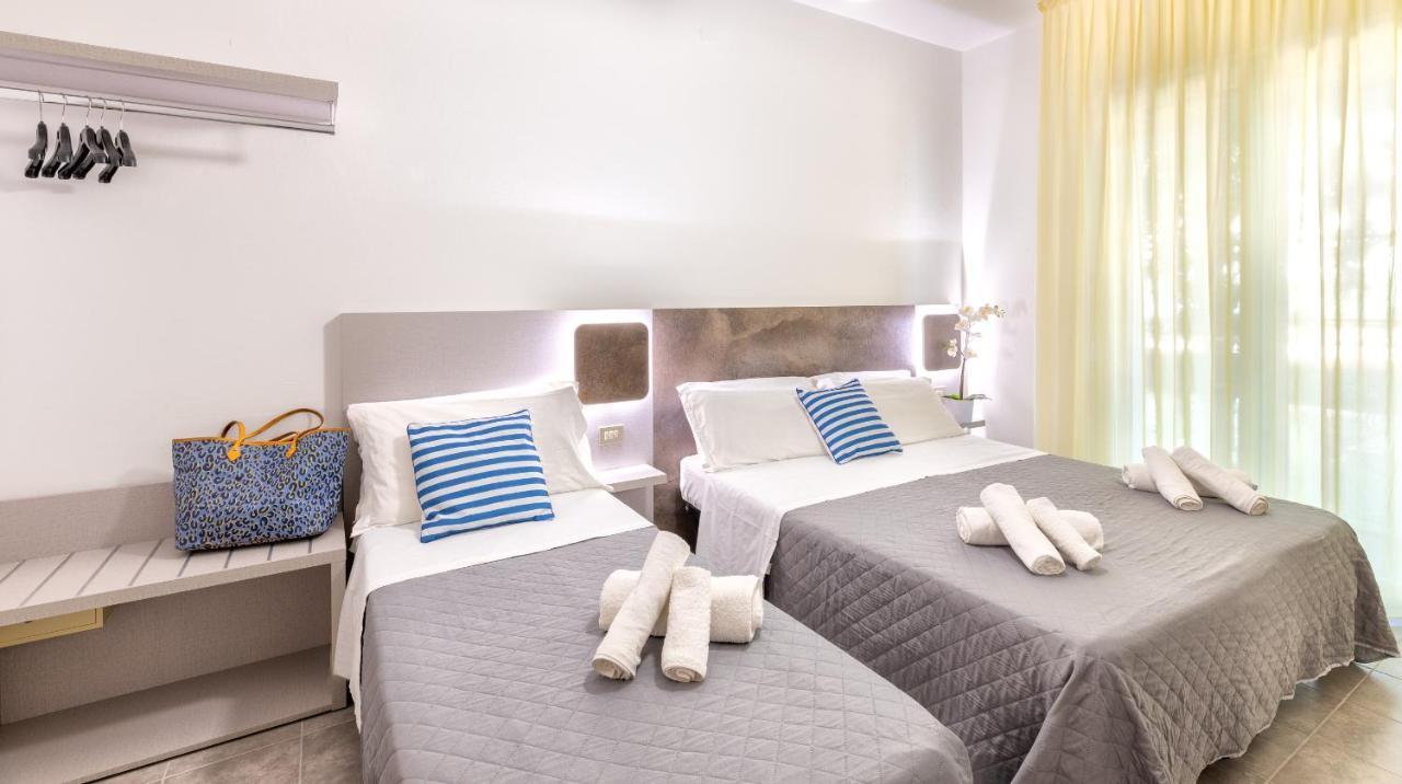 Hotel Condor-New 2024-Con Piscina Riccione
